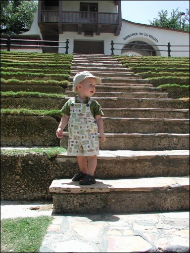 [2001.08.17.0170.sm.jpg]